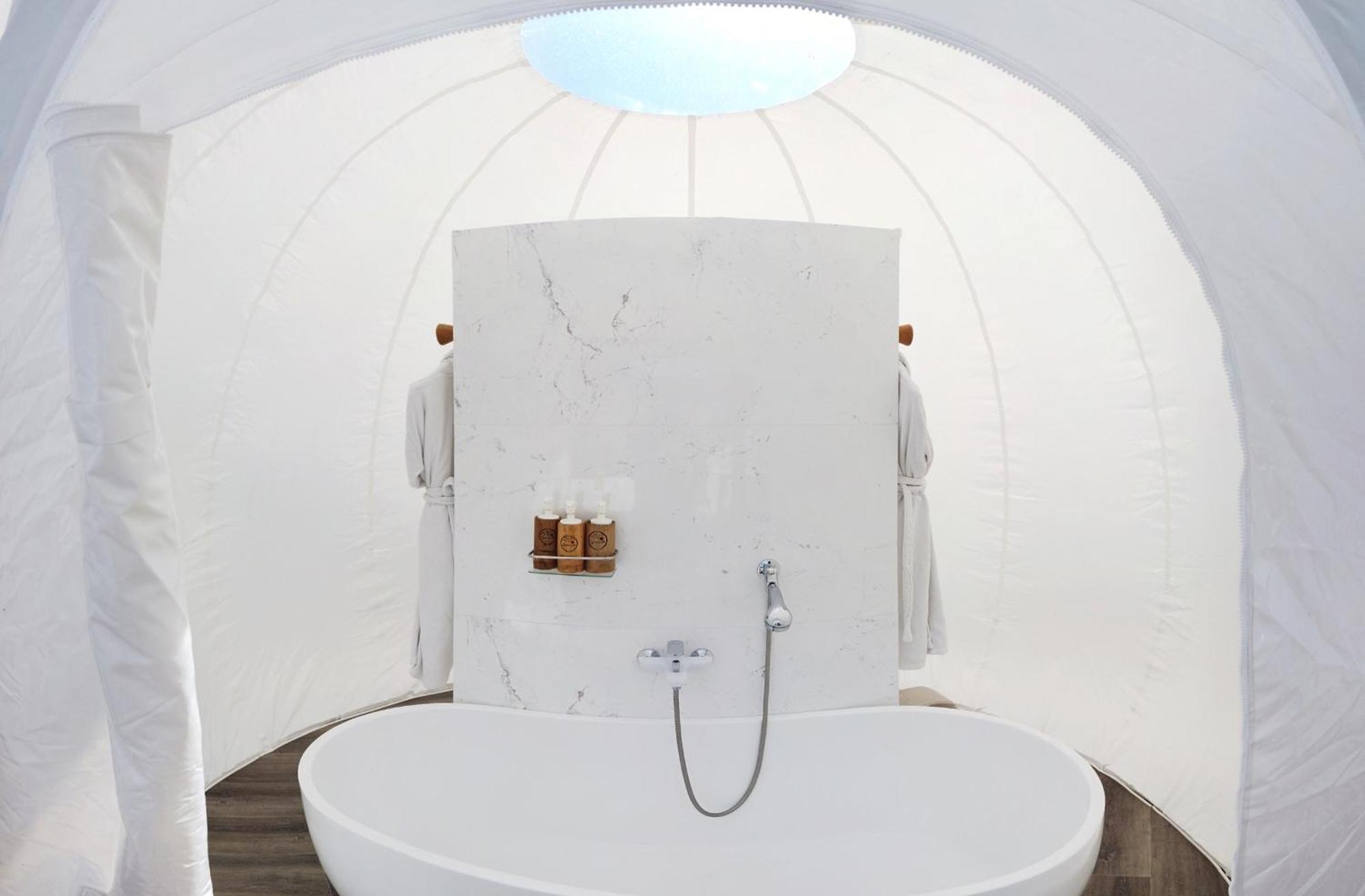 Green Land Bubble Glamping By Mint Cabarete Bilik gambar